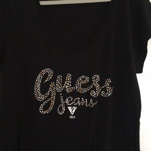 Guess sexy v neck t with embellishments